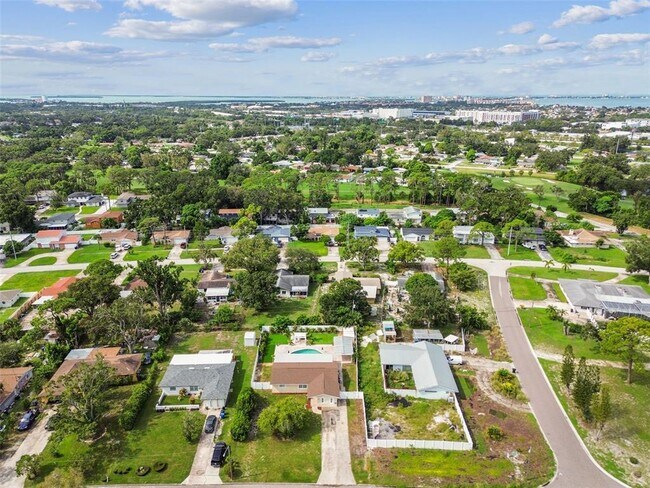 Building Photo - 2580 Granada Cir W