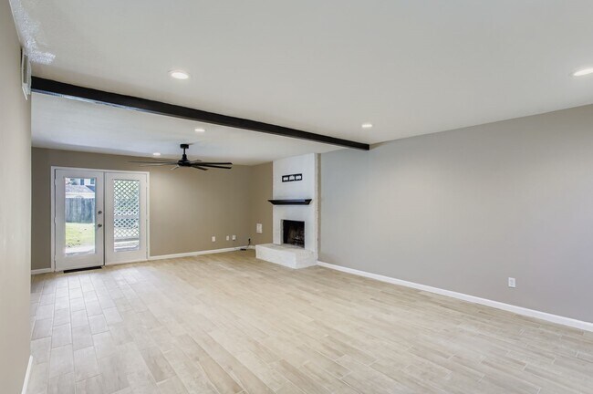 Building Photo - 4819 Brooklawn Dr