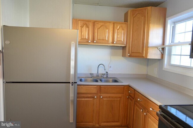 Building Photo - 415 Aspen St