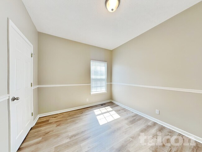 Building Photo - 119 Cherokee Dr
