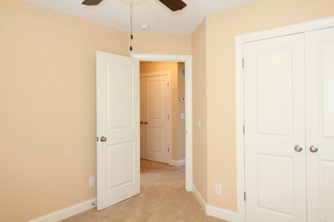 Building Photo - 120 Chandler Dr