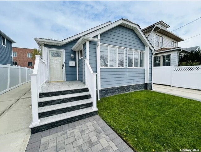 Building Photo - 3-28 B 147 St