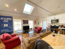 Building Photo - 89 Cedar St