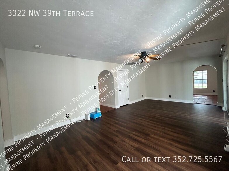 Building Photo - 3322 NW 39th Ter