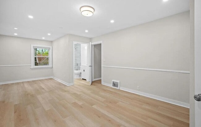 Building Photo - 5680 N 34th St