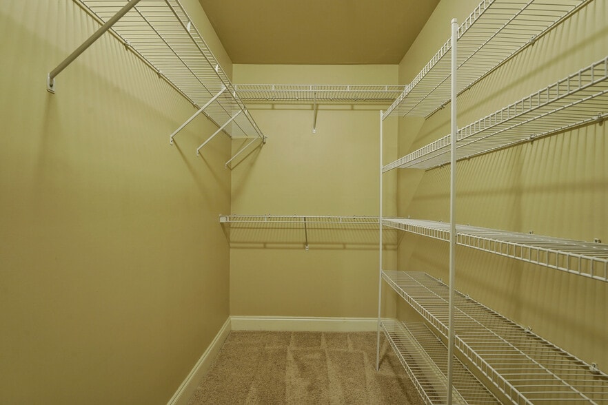 Building Photo - 307 Le Gran Bnd