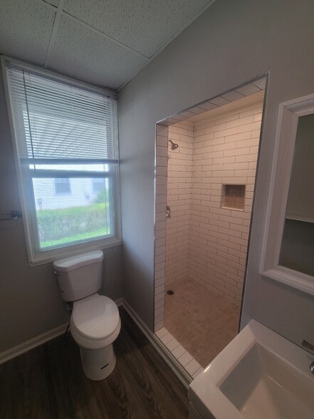 2nd Bathroom - 1311 Haysboro Ave