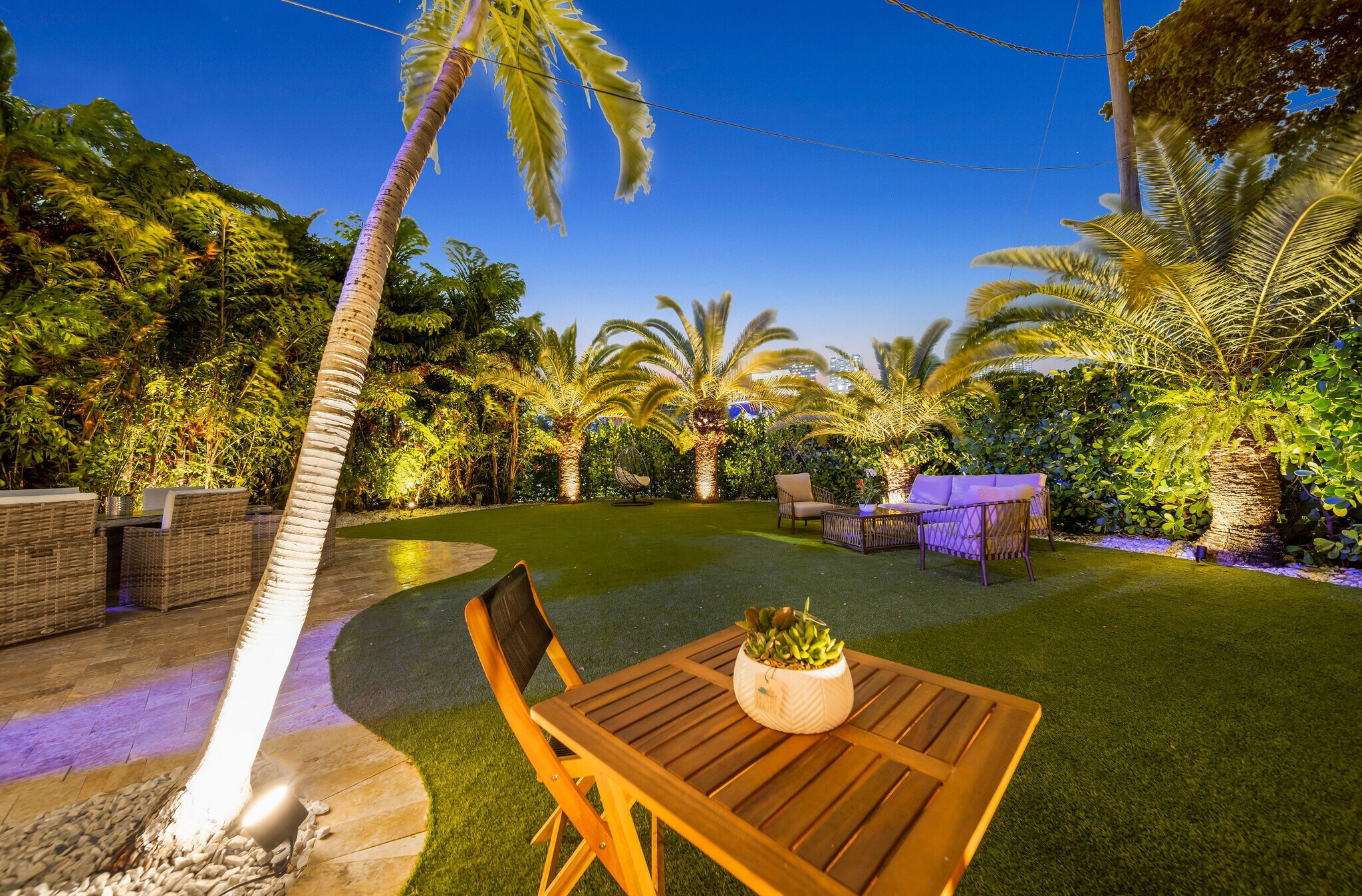 Building Photo - 1800 SW 5th Ave