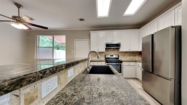 Building Photo - 6406 Encenada Green Trail