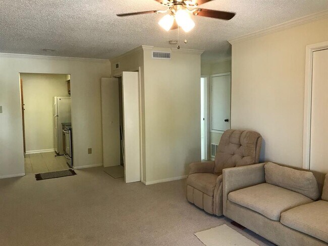 Building Photo - 1900 Bay Area Blvd