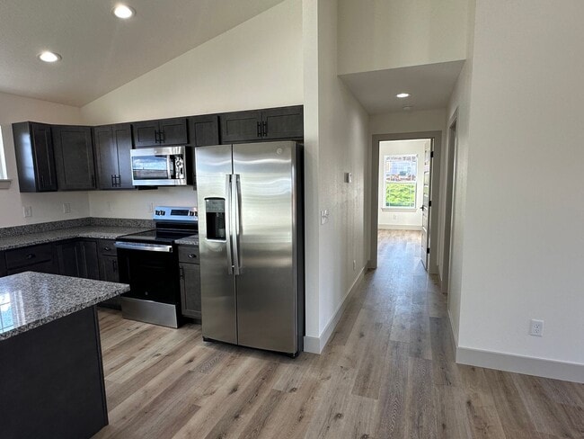 Building Photo - NEW CONSTRUCTION 5 Bed 3 Bath w/ Walk Out Basement Waynesville School District