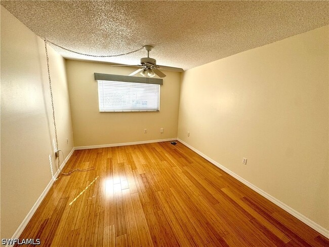 Building Photo - 225 Turtle Lake Ct