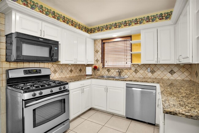 Building Photo - 1102 Mosher Ln