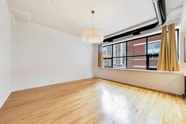 Building Photo - 1021 S State St