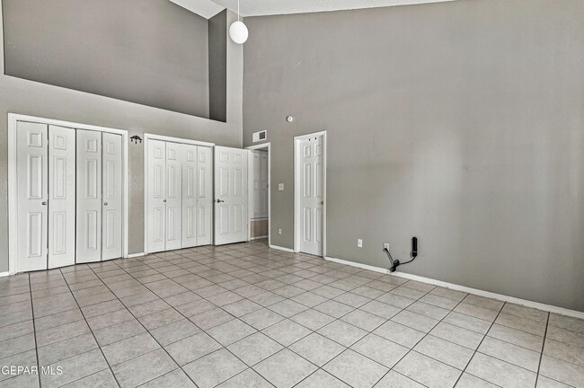 Building Photo - 4645 Loma De Plata Dr