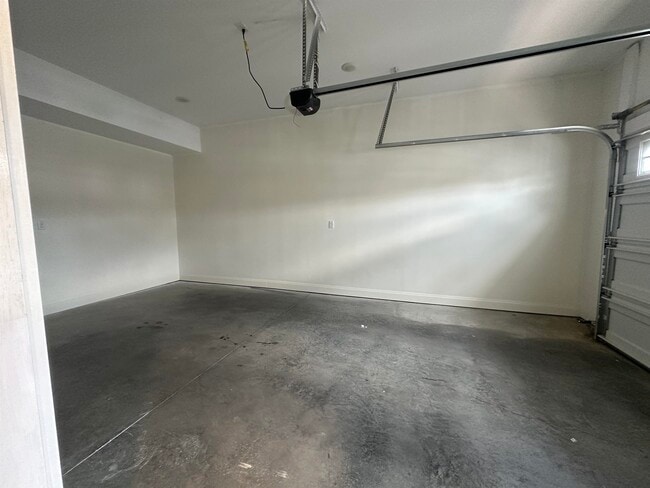 Building Photo - 1200 Bluemoon Dr