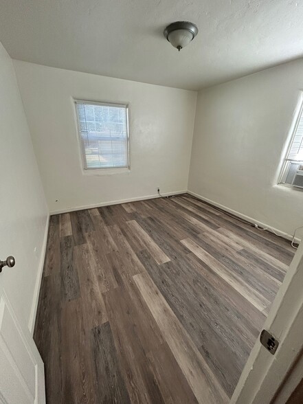 Building Photo - 716 Badgley Dr