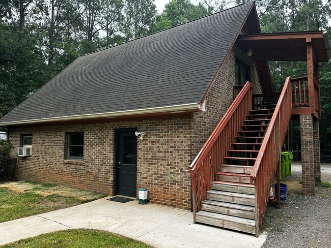 Building Photo - 105 Bear Creek Ct