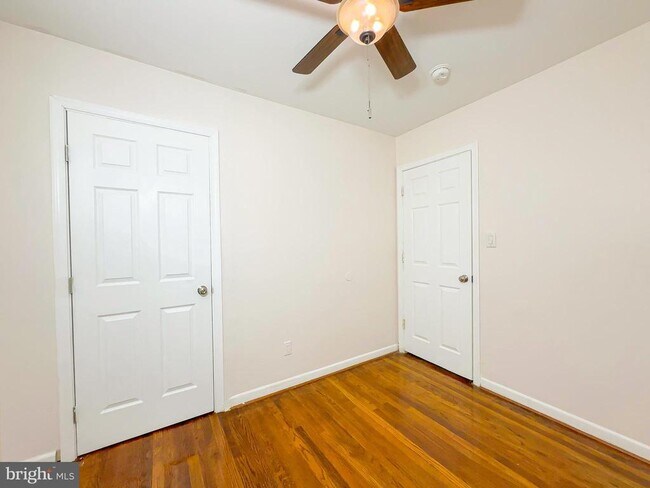 Building Photo - 3217 St Lukes Ln