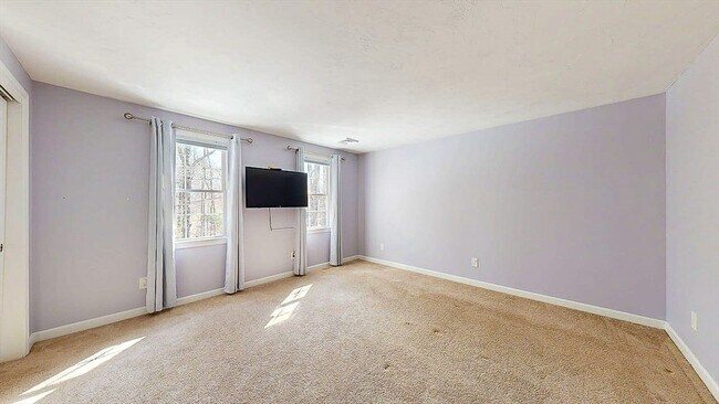 Building Photo - 12 Coldbrook Rd