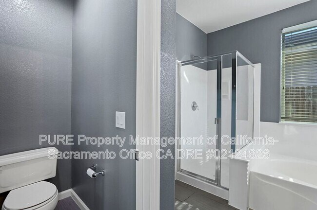 Building Photo - 1518 Sandmark Dr