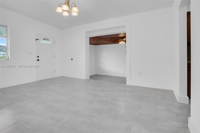 Building Photo - 6339 SW 32nd St