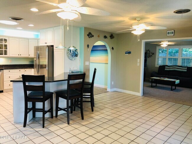 Building Photo - 3011 Princeton Ave