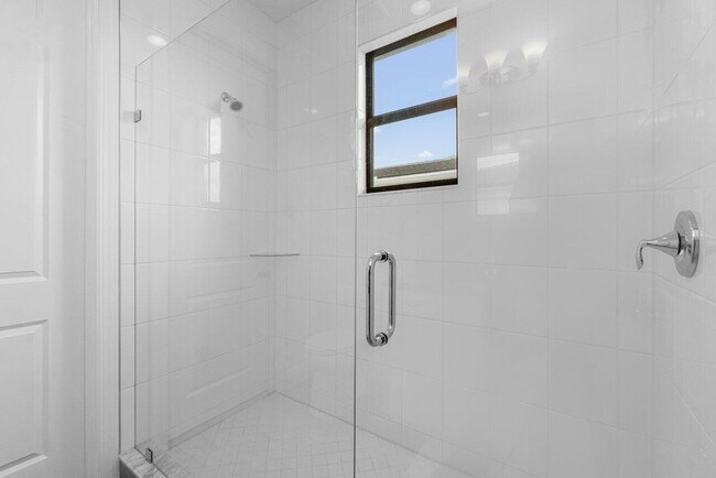 Building Photo - 13026 Artisan Cir