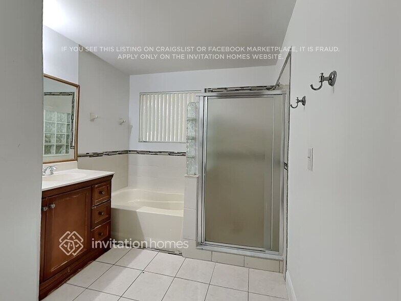 Building Photo - 16601 SW 96th Terrace