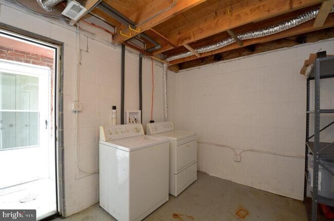 Building Photo - 2602 S Troy St