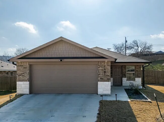 Building Photo - Must See!!! Stunning 4 Bed/2.5 Bath Home -...
