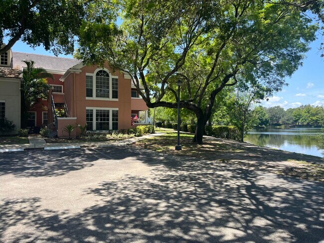 Building Photo - 1125 Crystal Way