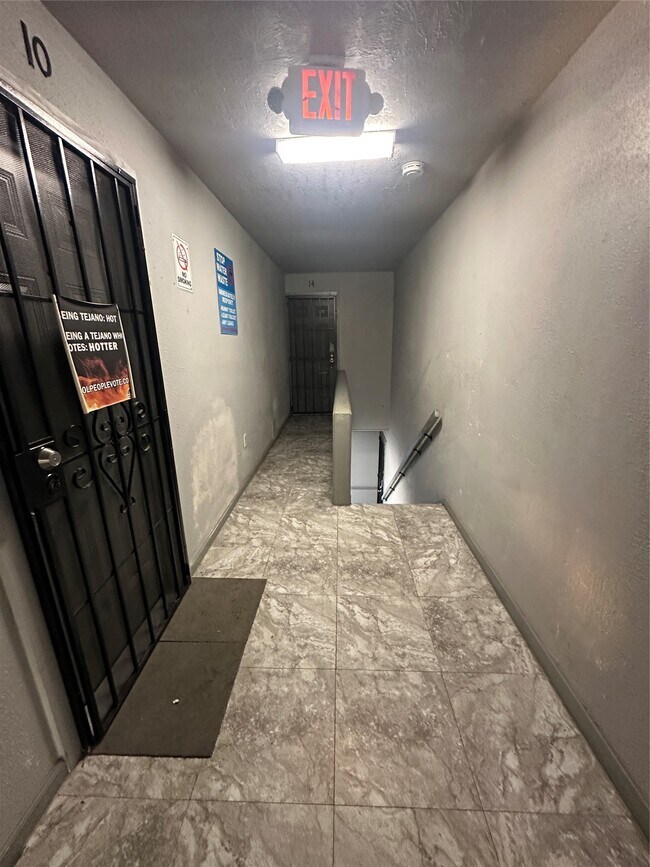 Building Photo - 2419 Pannell St