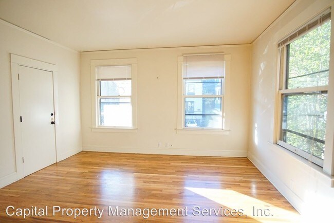 Building Photo - 2167 SW Yamhill St