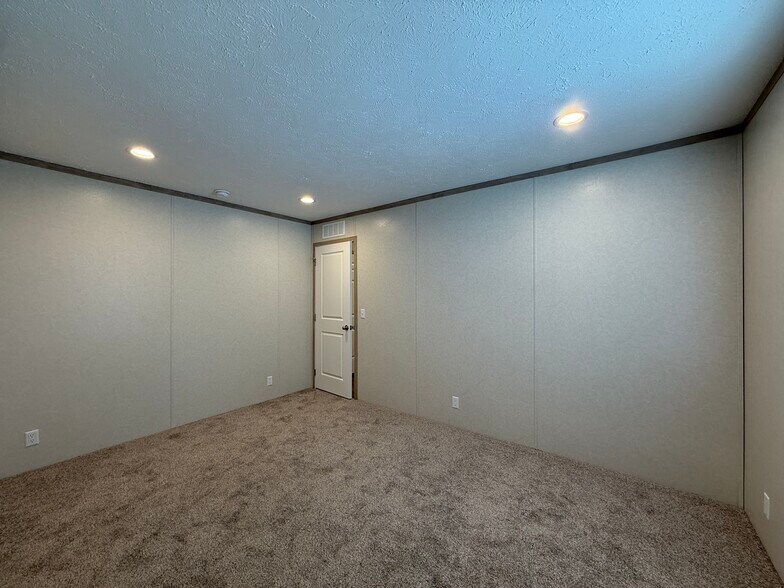 Building Photo - 29778 W Essex Ct