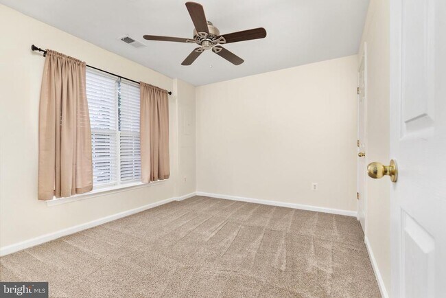 Building Photo - 313 Frontier Fort Ln