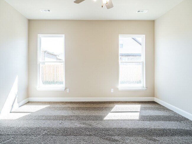 Building Photo - 2101 Wildflower Dr