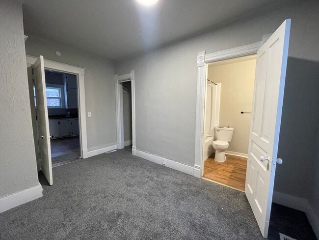 Building Photo - Four Bedroom Home