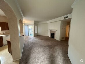 Building Photo - Nice 2 bedroom, 2 bath condo close to Fort...