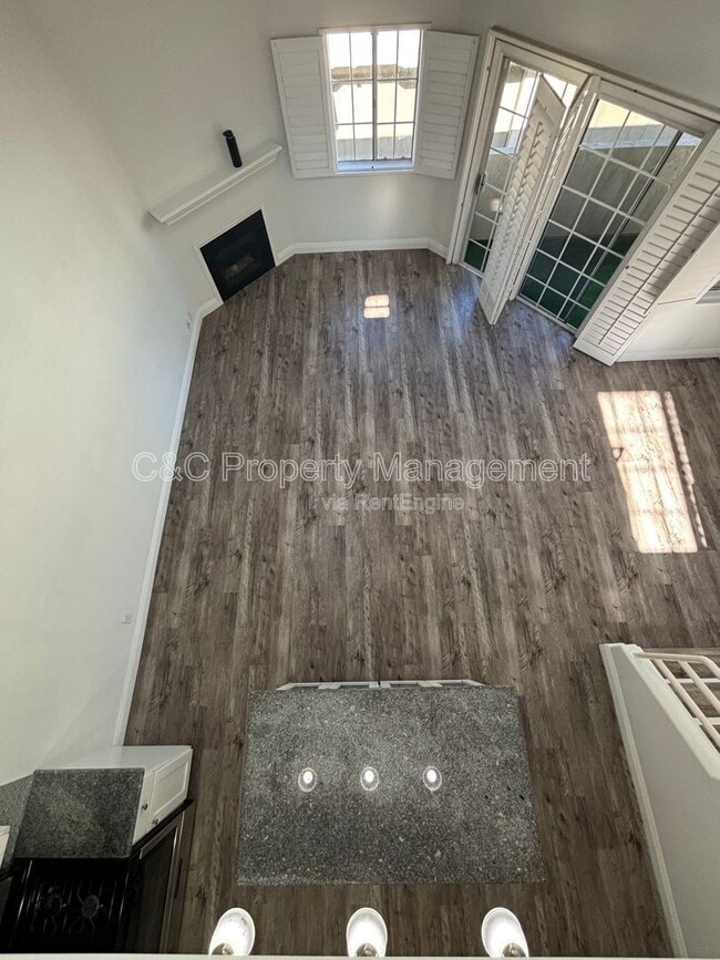 Building Photo - 533 W 23rd St
