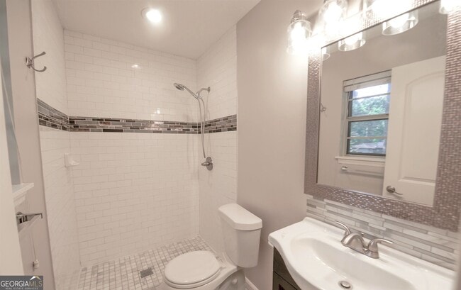 Building Photo - 125 Brooks Dr