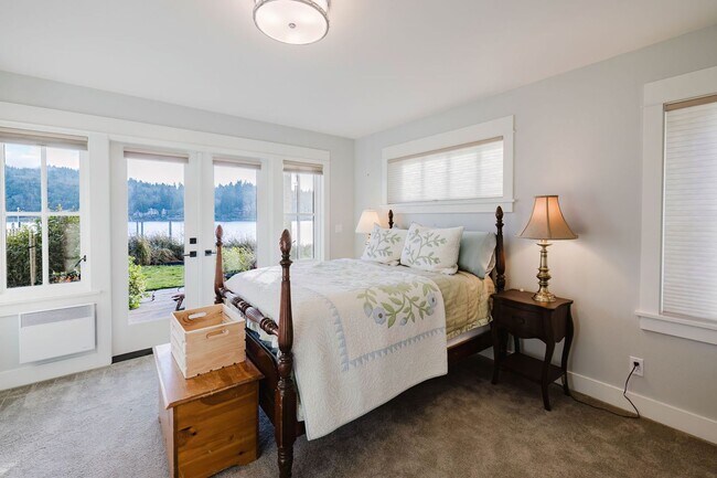 Building Photo - Impeccable Low Bank Bainbridge Waterfront Home with Private Dock