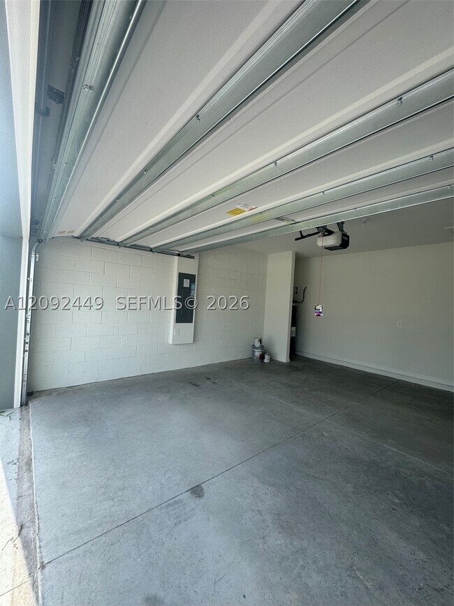 Building Photo - 3889 Giorgio Dr