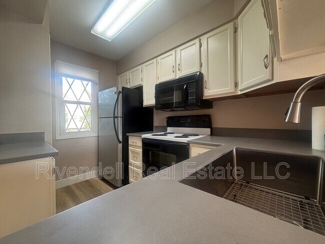 Building Photo - 1699 S Trenton St