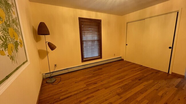 Building Photo - 15 Norfolk Ct