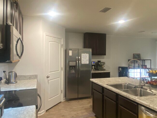 Building Photo - 5838 Blackhorse Cir