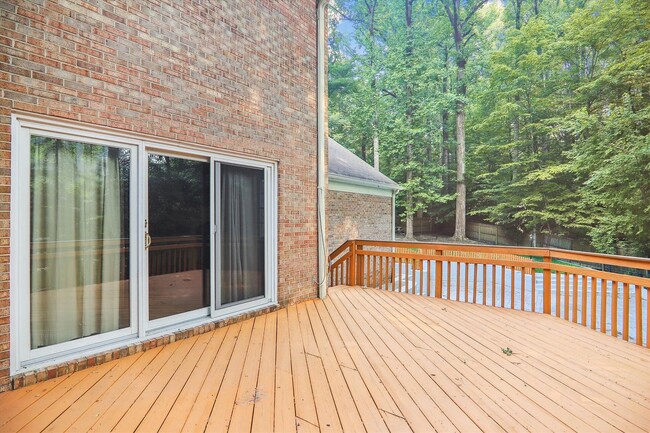 Building Photo - 5 BR 4.5 BA home with inground heated pool and extensive hardscape!
