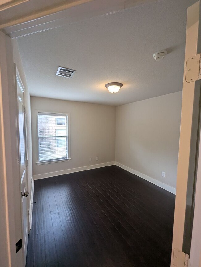 Building Photo - Forest Creek Gem: Spacious 4?Bed • 2?Bath ...