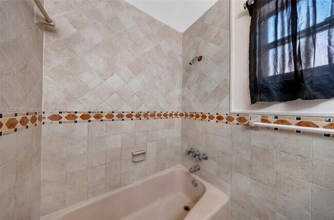 Building Photo - 449 Swallow Dr