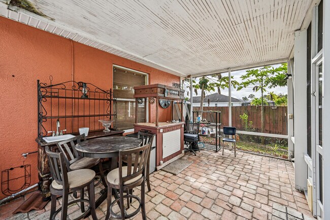 Building Photo - 3044 SW Savona Blvd